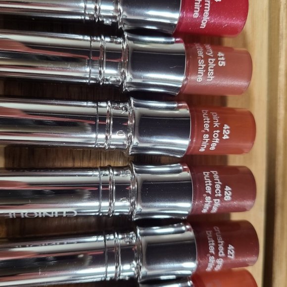 Box of 100 Clinique Unused Lipstick Testers in 16 Different Colours - Picture 4 of 12